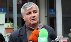 “Agasi është jashtë vendit”, Maks Haxhia: Vetëm po të jetë i çmendur që të kthehet