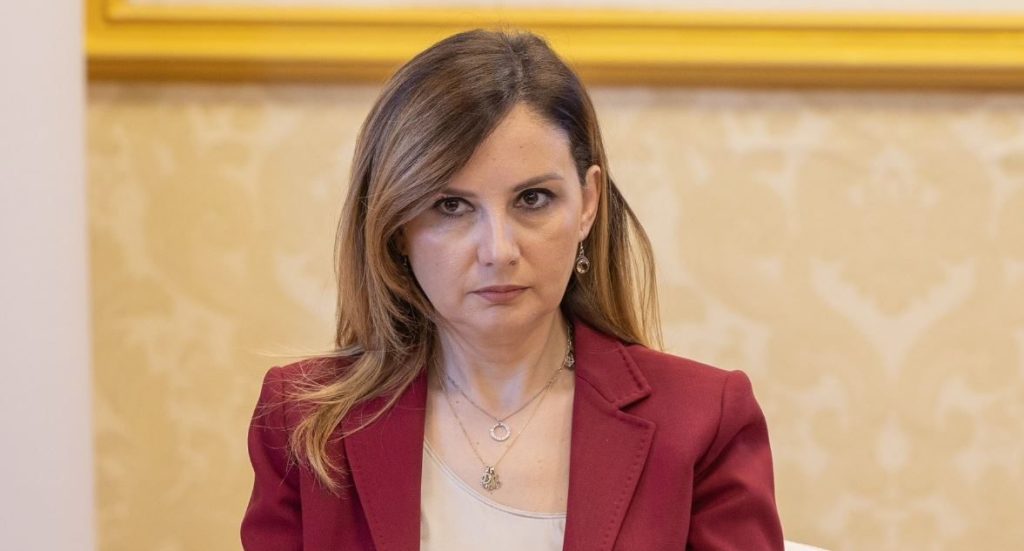 “Ligji për portet strategjike forcon modelin pa garë”! Jorida Tabaku: Godet tregun dhe integrimin në BE