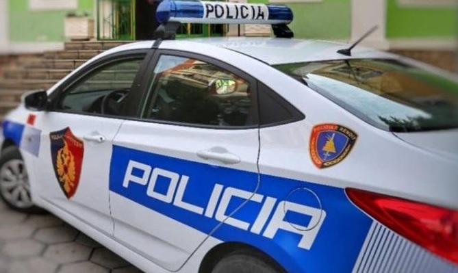 Grabitet supermarketi në Yzberisht, autori kërcënon punonjësen me th*kë