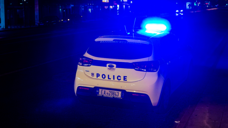Plagoset me armë zjarri pronari shqiptar i një restoranti dhe djali i tij në Greqi, autorët e dyshuar në kërkim