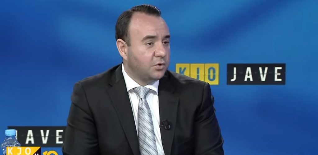 Balliu: Populli vetëmbrohet, nuk ushtron dhunë. Protestat do të përshkallëzohen