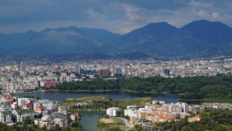 Tiranë/ Kadastra publikon listën me 400 emra, përfitojnë pronësinë edhe të truallit ku është legalizuar ndërtesa