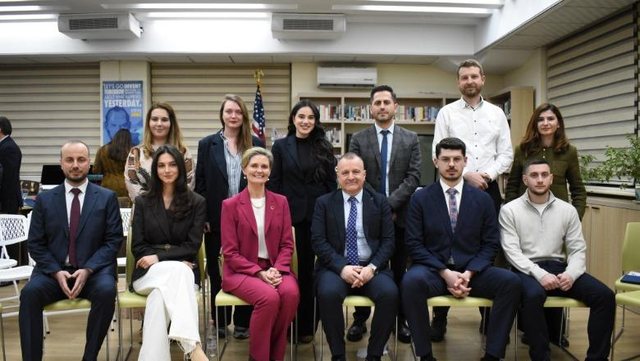 Dhoma Amerikane themelon Komitetin e të Rinjve dhe Sipërmarrjes në Tiranë