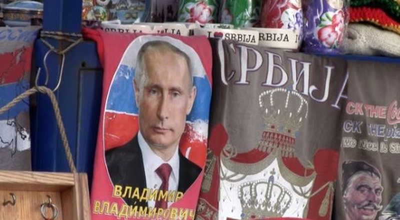Pse Putini po bëhet gjithnjë e më popullor në Serbi?