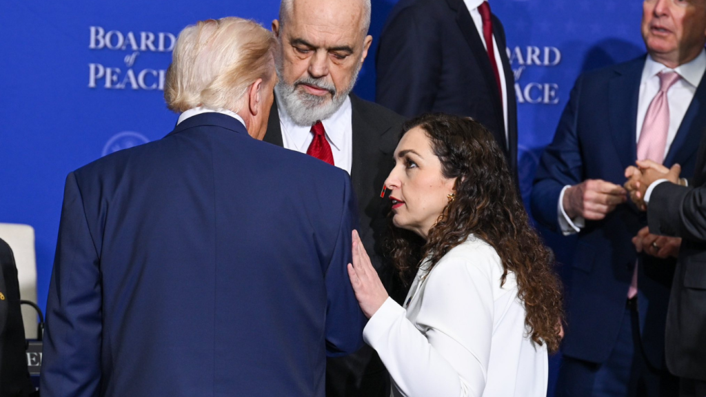 Biseda “mister“, Vjosa Osmani tregon çfarë diskutuan me Presidentin Trump në Uashington