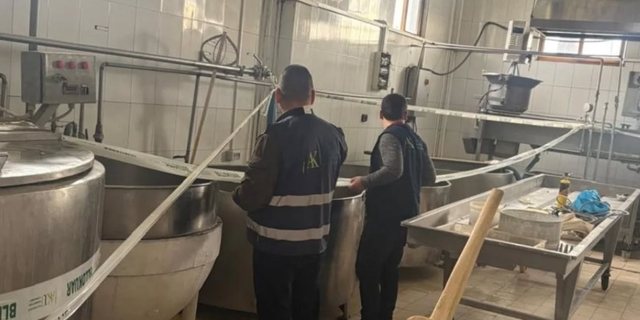 AKU kontrolle në Fier/ Bllokon mijëra kg produkte qumështi, gjobitet subjekti