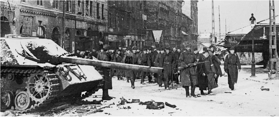 13 Shkurt 1945 – Rrethimi i Budapestit përfundon me dorëzimin e forcave gjermane dhe hungareze