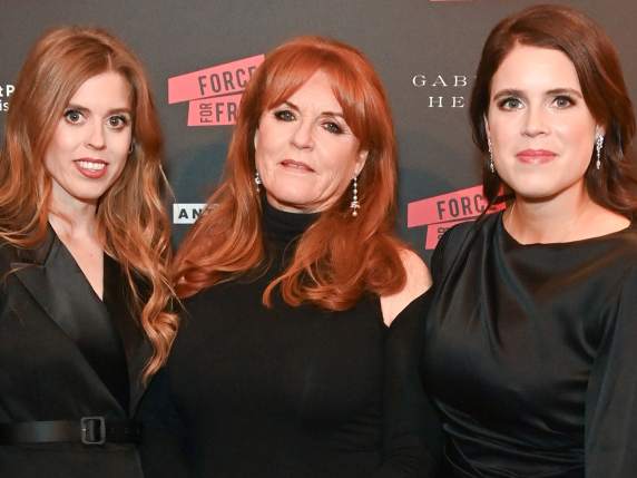 Skandali Jeffrey Epstein trondit Sarah Ferguson: Gjashtë kompani drejt zhdukjes