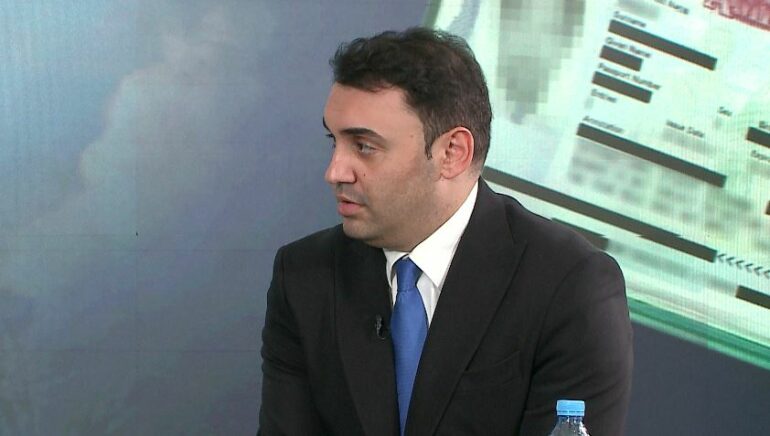 “KE kërkon trajtimin pa vonesë të imunitetit të Ballukut”/ Këlliçi: Rama gati të djegë integrimin për lëkurën e tij