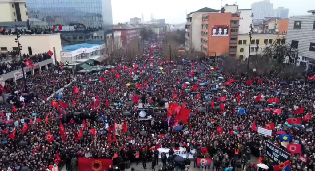 Mbyllet marshimi, mijëra qytetarë kërkojnë drejtësi për ish-krerët e UÇK-së
