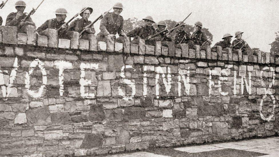 Histori/ Luftës Irlandeze për Pavarësi, kur një rrethim u kthye në legjendë