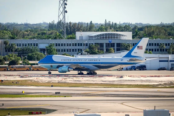 Florida emëron aeroportin e Palm Beach me emrin e Donald Trump