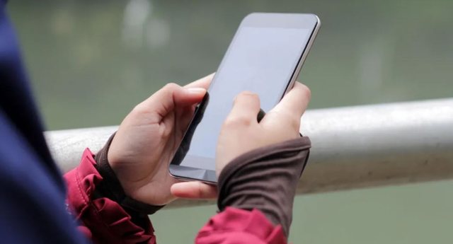 Indonezia njofton ndalimin e rrjeteve sociale dhe platformave të tjera online për fëmijët nën 16 vjeç!
