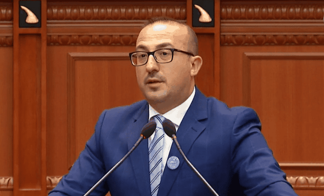 Aksioni opozitar/ Korreshi: Nuk mund të presim që qeveria të bjerë vetëm përmes protestave