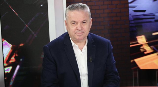 Myslim Murrizi, “shuplakë” PD-së: Ka disa kllounë që i mendojnë protestuesit si punonjës administrate