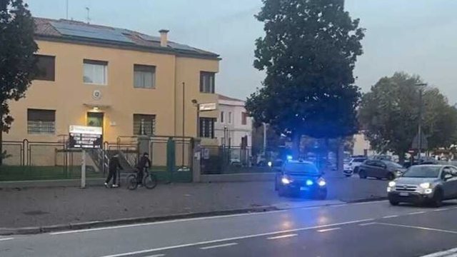 Shqiptari sfidon drejtësinë italiane, thyen arrestin shtëpiak dhe del rrugëve të qytetit për të trafikuar kokainë