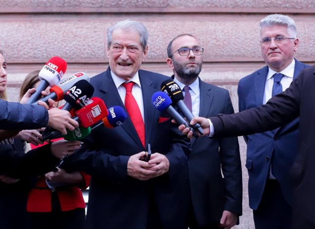 Berisha me zyrtarët e KE: Të rikthehet monitorimi për Shqipërinë. Afera e AKSHI-t, Karçanaj është fake, e vërteta është…