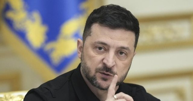 Zelensky paralajmëron deputetët që nuk votojnë projektligjet: Kush nuk shërben në parlament të shkojë në front