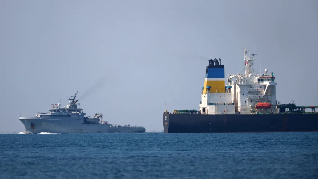 Tanker-i rus “Deyna” mbërrin në Marselë pas sekuestrimit nga francezët