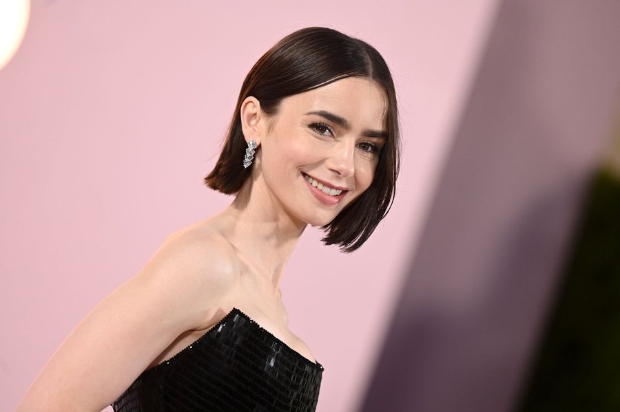 Tre vite pas vjedhjes, Lily Collins merr sërish unazën e fejesës me diamant