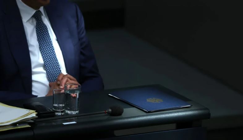 Politico: Diplomatët paralajmërojnë se dosjet sekrete të BE-së rrezikojnë të bien në duart e Kremlinit