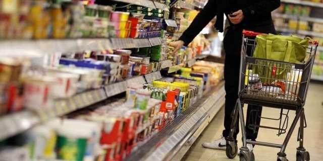 Konflikti në Lindjen e Mesme prek karburantin, rrezikohen edhe ushqimet, eksperti: Duhet bord edhe për këto produkte