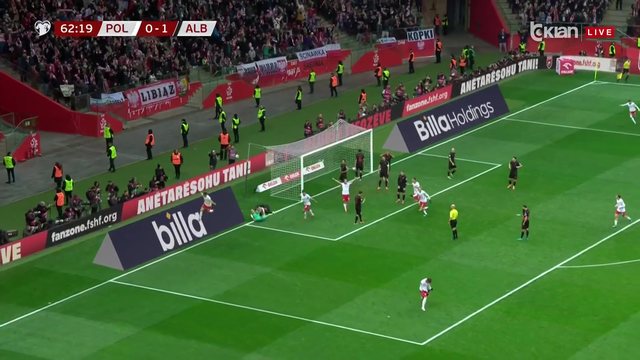 Lewandowski ndëshkon Shqipërinë, barazon Polonia
