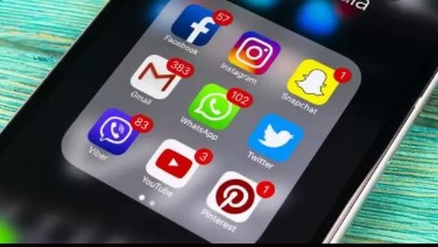 Një tjetër shtet në Europë drejt ndalimit të rrjeteve sociale për moshën nën 14 vjeç