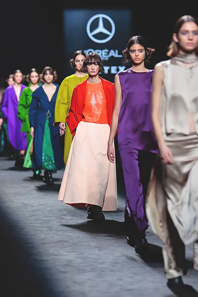 Moda, arti i bukur i të qenit vetvetja