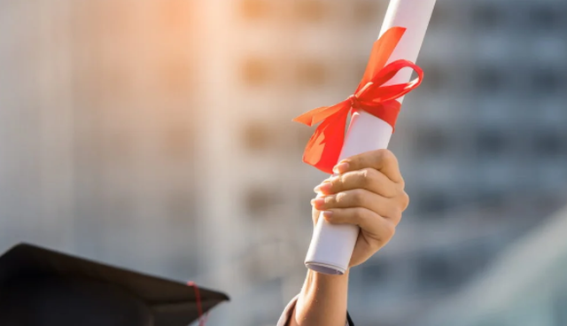 Miratohet ndryshimi në VKM/ Profesioni i fizioterapistit tashmë mund të ushtrohet edhe nga të diplomuarit e FSHR-së