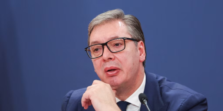 Serbia ul akcizën e naftës me 40%, Vuçiç: Masa për frenimin e çmimeve, ndikim nga kriza globale