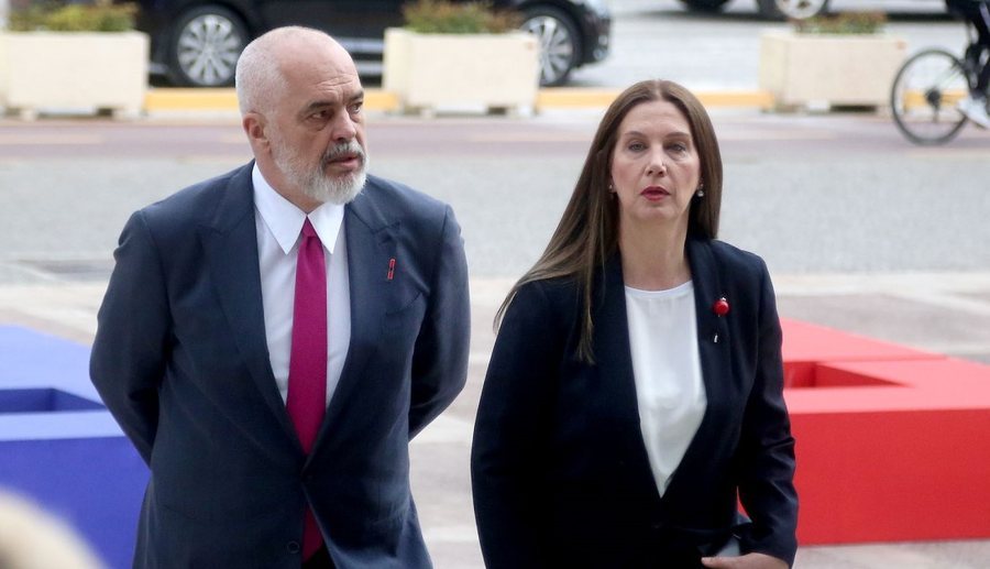 Mirela Kumbaro zbulon “sekretin” e jetëgjatësisë në kabinetin Rama