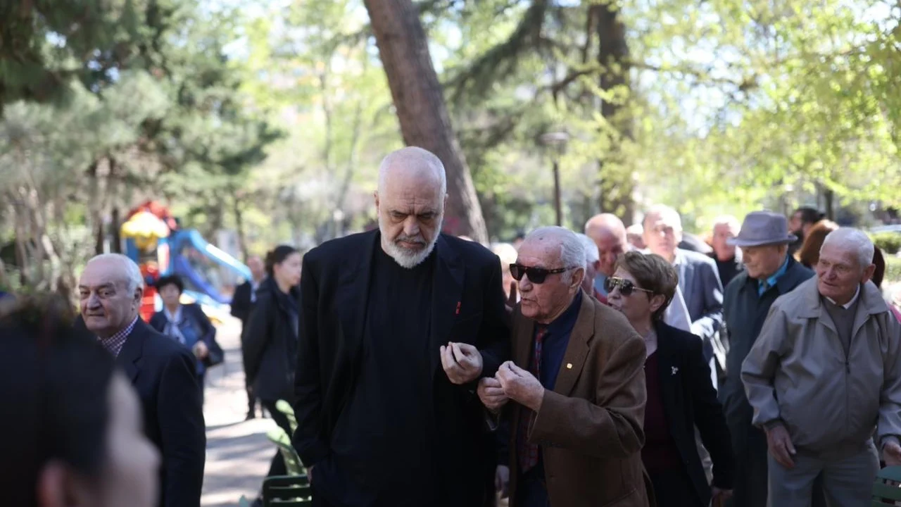 14:36 “Do bëjmë ndryshime në skemën e pensioneve”, Rama: Në janar do ketë rritje tjetër, do ketë hapësirë edhe për ata që duan ende të punojnë