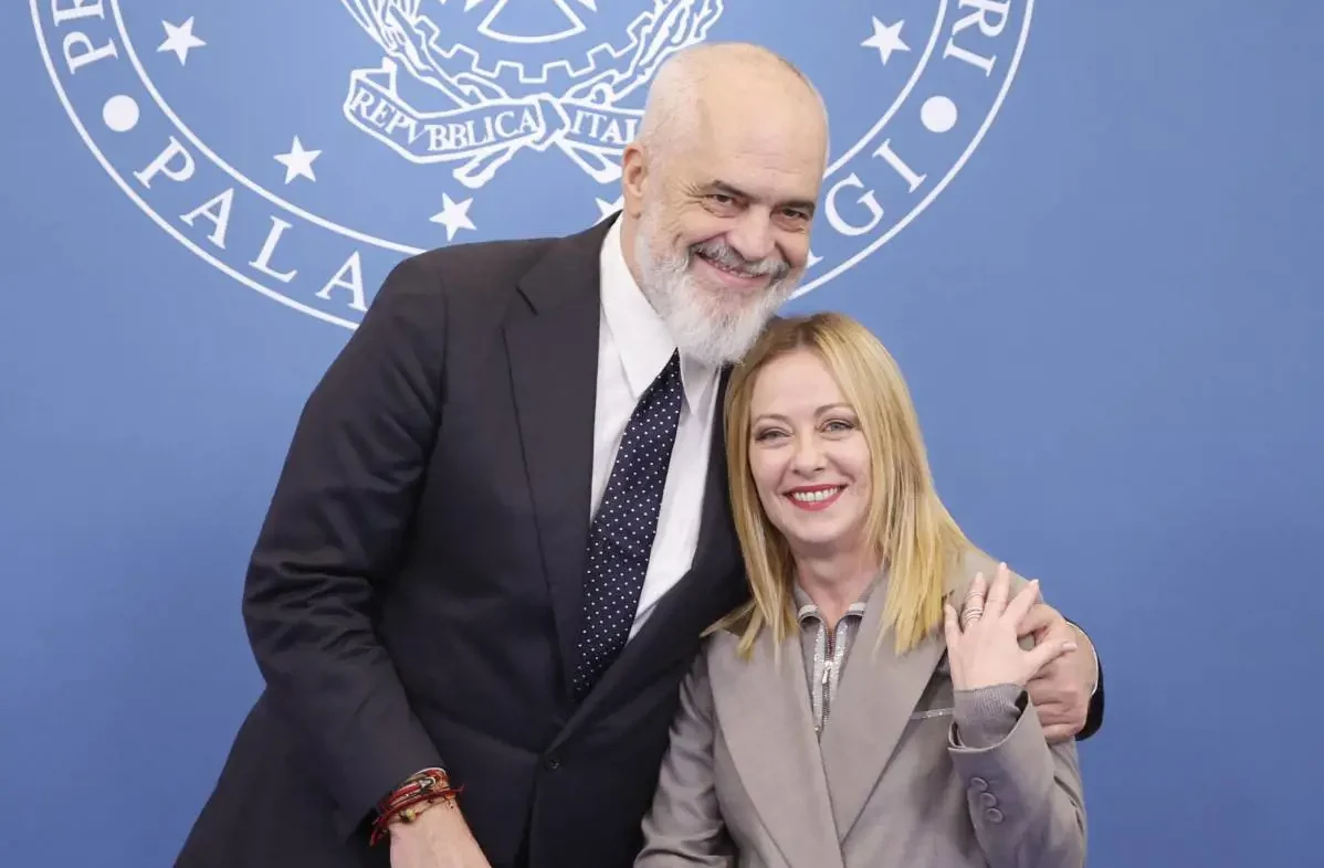 09:38 Edi Rama: Shumë vende evropiane e kanë kërkuar. Por marrëveshja CPR vlen vetëm për Italinë
