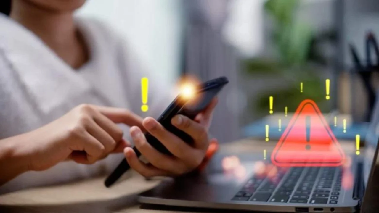 13:51 “Pagesa e vonuar do të rezultojë në gjobë…”/ Alarm për qytetarët, hakeruesit dërgojnë mesazhe mashtruese në emër të e-Albania