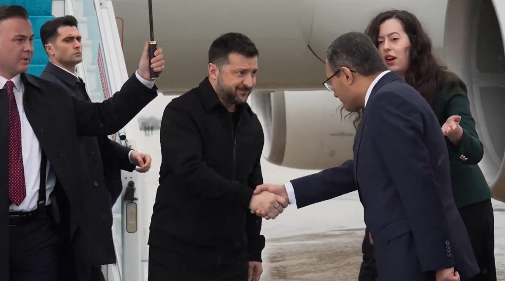 Zelenskyy mbërrin në Stamboll, takime me Erdogan dhe patriarkun Ekumenik Bartolomeu