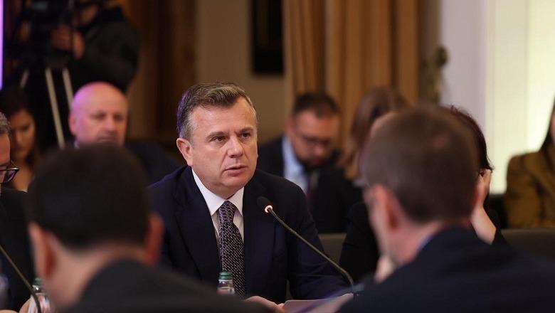 16:06 Mbledhja e grupit të PS/ Shqipëria më pranë se kurrë anëtarësimit në BE!