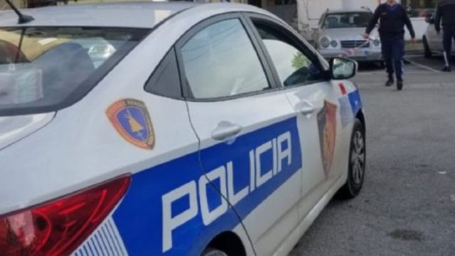 E rëndë në Himarë! Djali merr peng në banesë prindërit e tij, i izoloi në dhomë dhe i kërcënoi me thikë