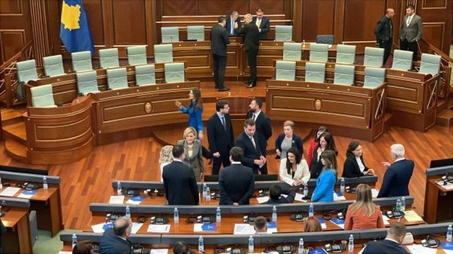 Debate për Bordin e Paqes në Kuvendin e Kosovës, mbetet jashtë rendit të ditës rezoluta e PDK-së për të vërtetën historike të luftës