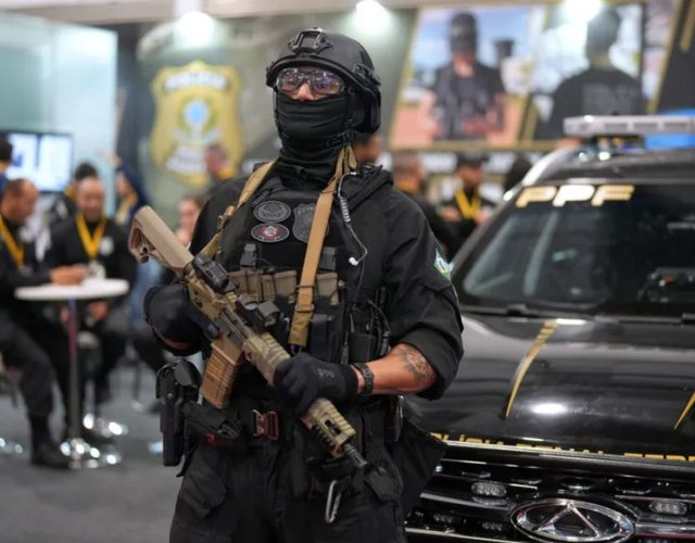 20 17 Operacion kundër abuzimit me të miturit  Bastisje policore në 16 vende  përfshirë Francën  Argjentinën dhe Brazilin