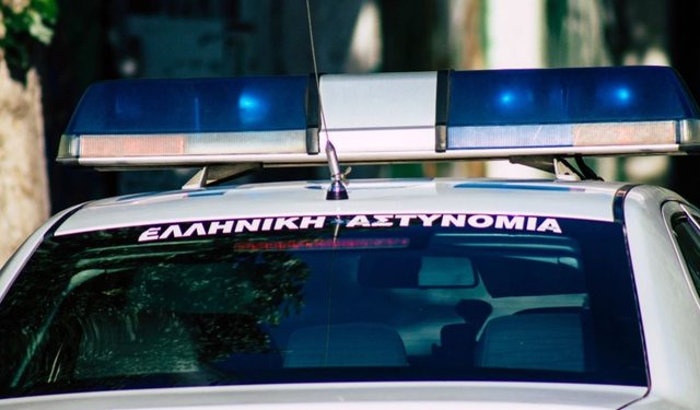 Trafikonin kokainë në lokalin e tyre në Selanik, arrestohen dy shqiptarët babë dhe bir