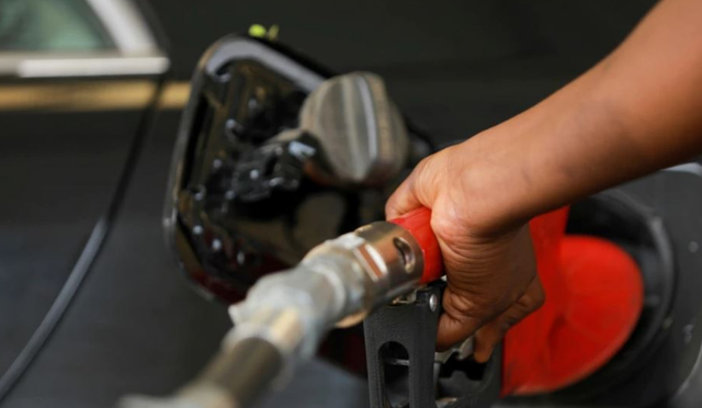 10:51 Në pritje të bisedimeve për paqe/ Bie çmimi i naftës