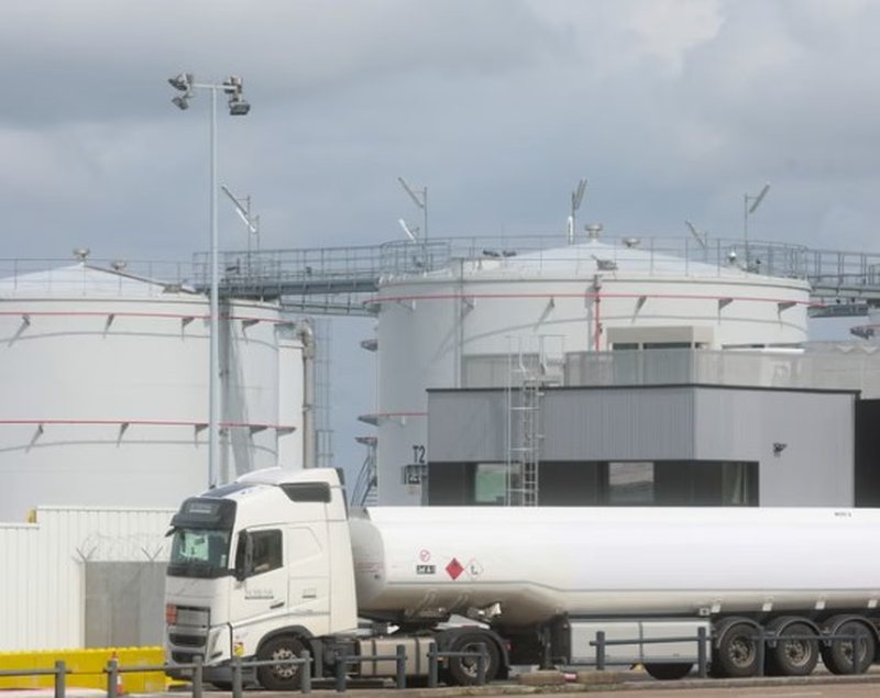 Paralajmëron kreu i agjencisë së energjisë: Evropës i kanë mbetur edhe 6 javë karburant për avionët