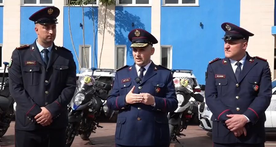 15:16 Skënder Hita mbledh shefat e Rrugores: Mos ndaloni më makinat në rrugët kryesore, pa shkak, përdorni radar!