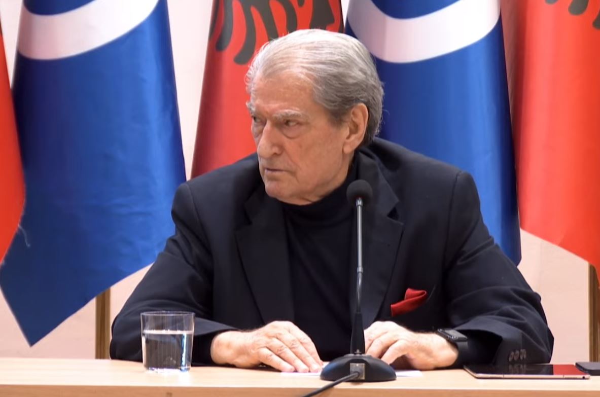 13:22 Berisha: Sulmi ndaj Trump, akt horror që synonte të ndryshonte me një masakër historinë