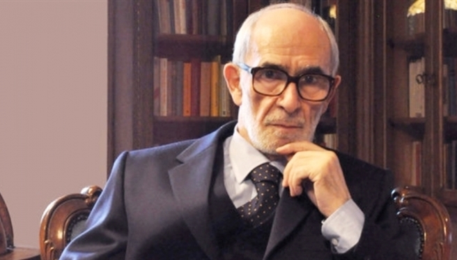 12:33 Ndërron jetë në moshën 89-vjeçare, akademiku Rexhep Qosja