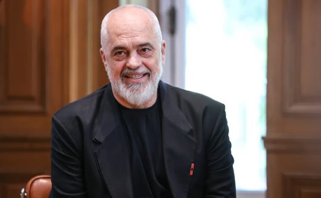 22:26 “Vërejtjet për BE-në dhe simpatia për Trump”/ Rama: Ja kur mund të lejohen operacionet ushtarake të SHBA-së nga Shqipëria