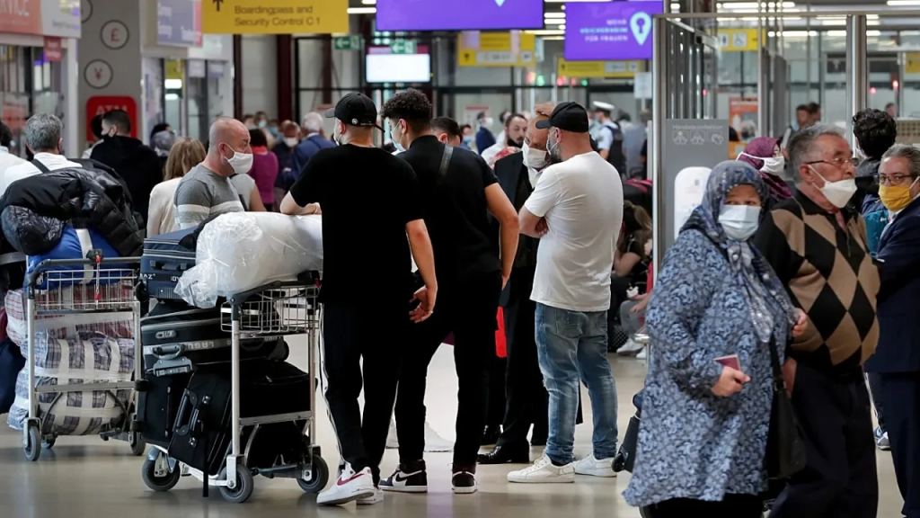 Ndryshojnë rregullat e udhëtimit drejt Europës/ Çfarë duhet të dini para hyrjes në fuqi të sistemit të ri më 10 prill