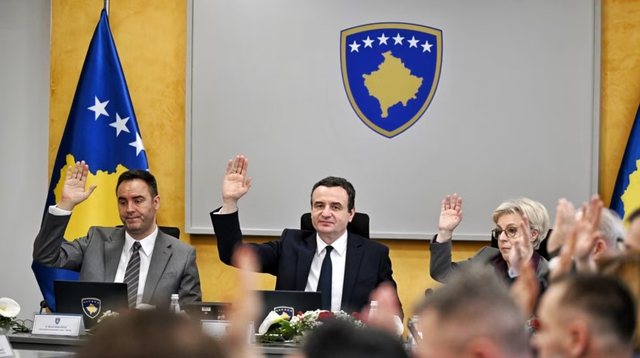 Qeveria e Kosovës miraton projektligjin për çmimet tavan dhe atë për sigurimet shëndetësore