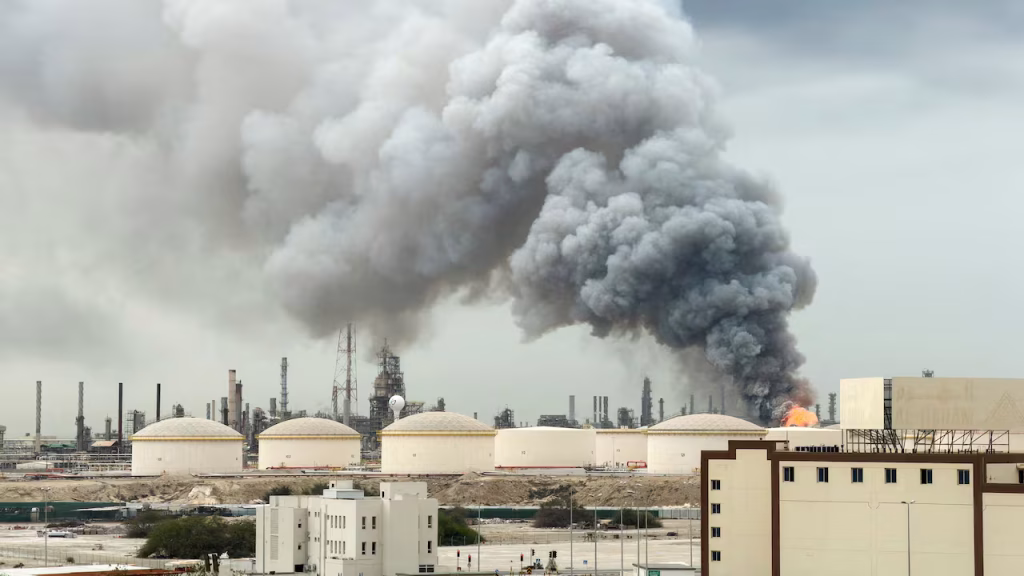Flakë dhe tym në Bahrein, rafineria e naftës goditet nga një sulm iranian